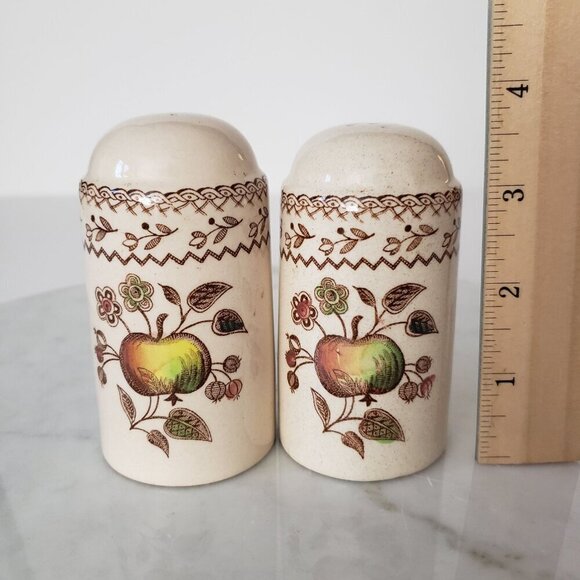 VTG Johnson Brothers Fruit Sampler Apple Ceramic Salt Pepper Shaker Old Granite - Picture 9 of 9